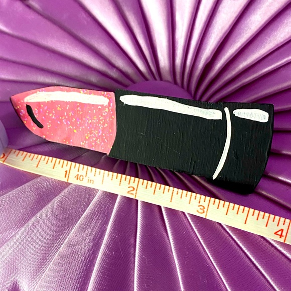 “Lipstick” brooch - Picture 2 of 4